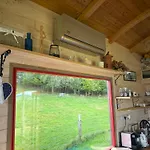 Maringotka Kvetuska Na Farme Pulecny