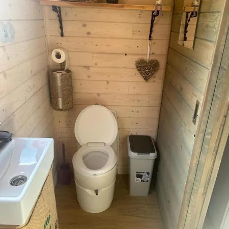 Maringotka Kvetuska Na Farme Campingplatz Pulecny