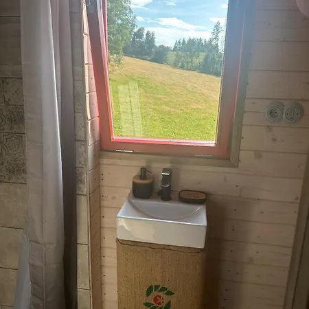 Maringotka Kvetuska Na Farme Kemping