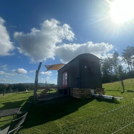 Maringotka Květuška Na Farmě *