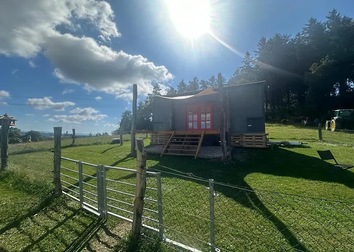Maringotka Kvetuska Na Farme Pulecny