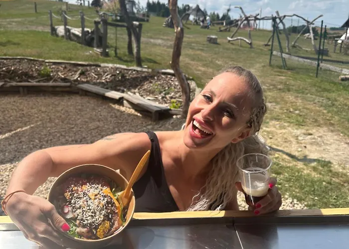 Maringotka Kvetuska Na Farme Pulecny