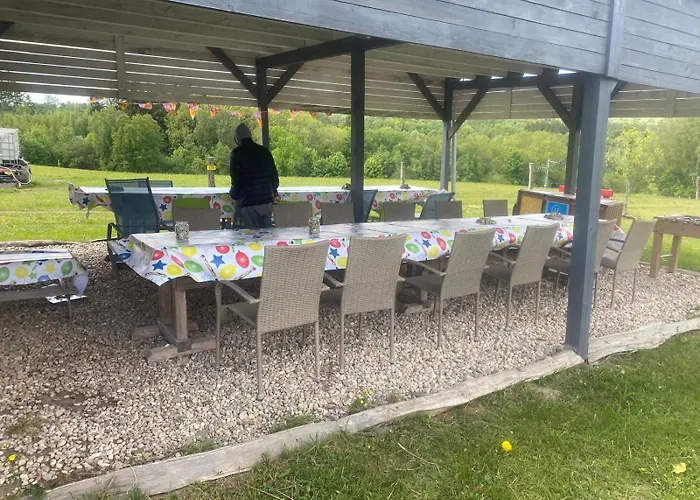 Maringotka Kvetuska Na Farme
